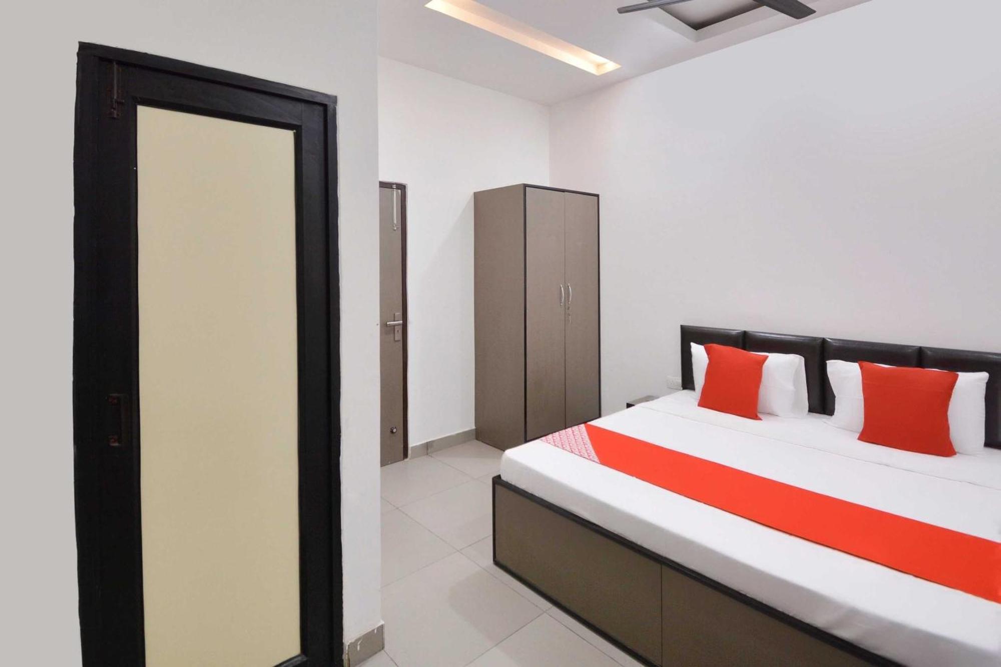Hotel O White Solitaire ลูดิฮานา ภายนอก รูปภาพ