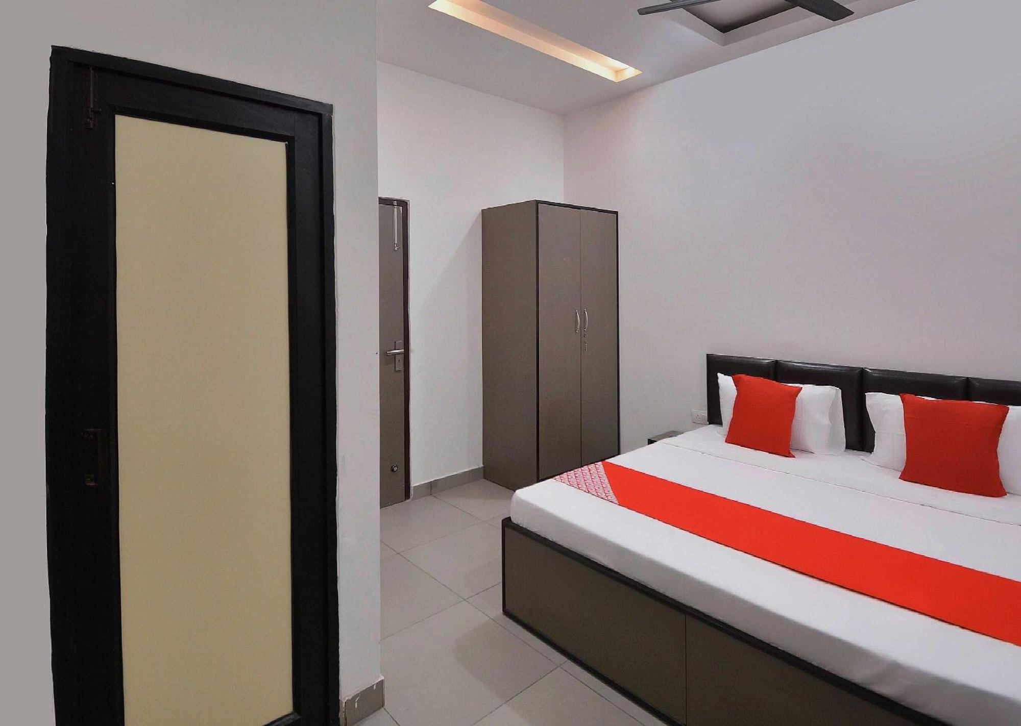 Hotel O White Solitaire ลูดิฮานา ภายนอก รูปภาพ