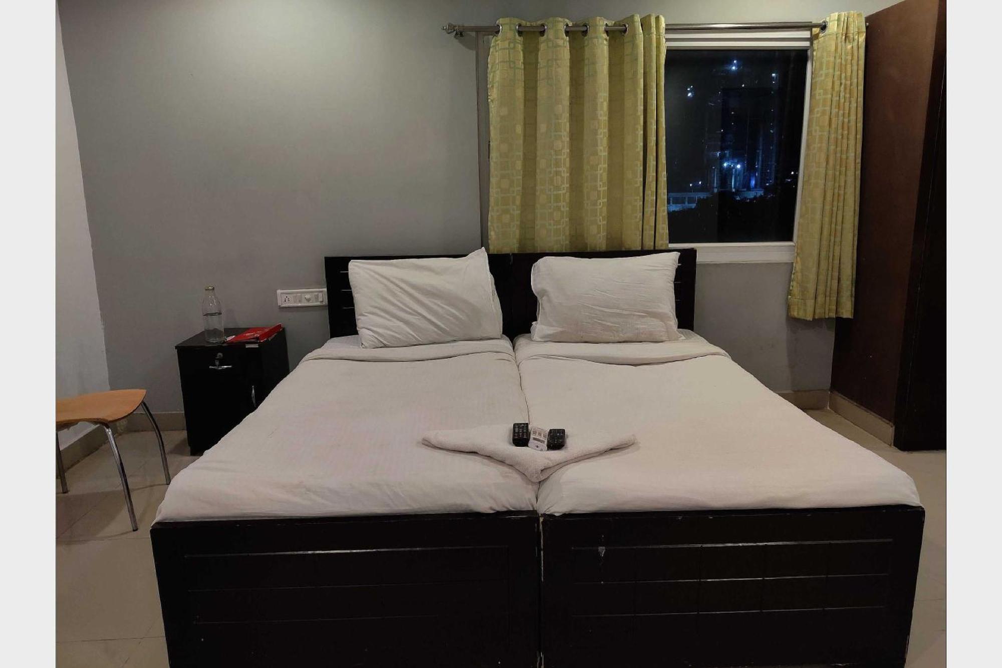Hotel O White Solitaire ลูดิฮานา ภายนอก รูปภาพ