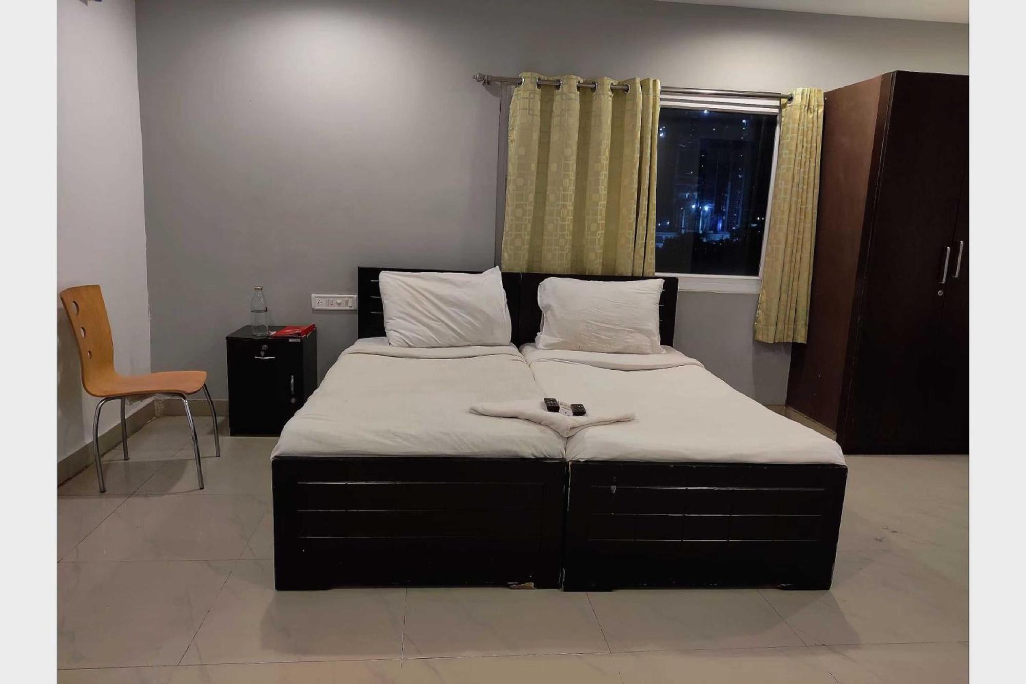 Hotel O White Solitaire ลูดิฮานา ภายนอก รูปภาพ