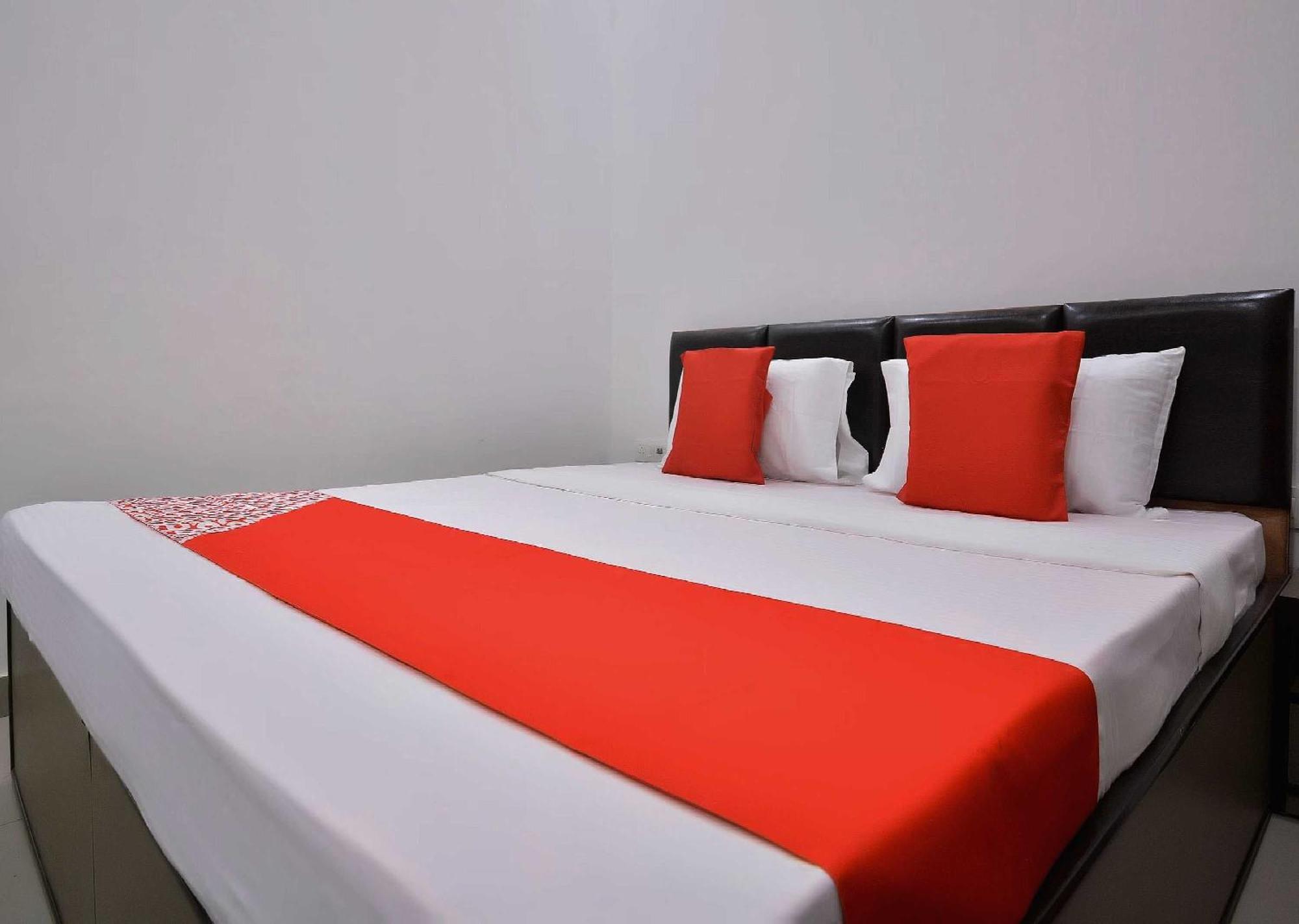 Hotel O White Solitaire ลูดิฮานา ภายนอก รูปภาพ