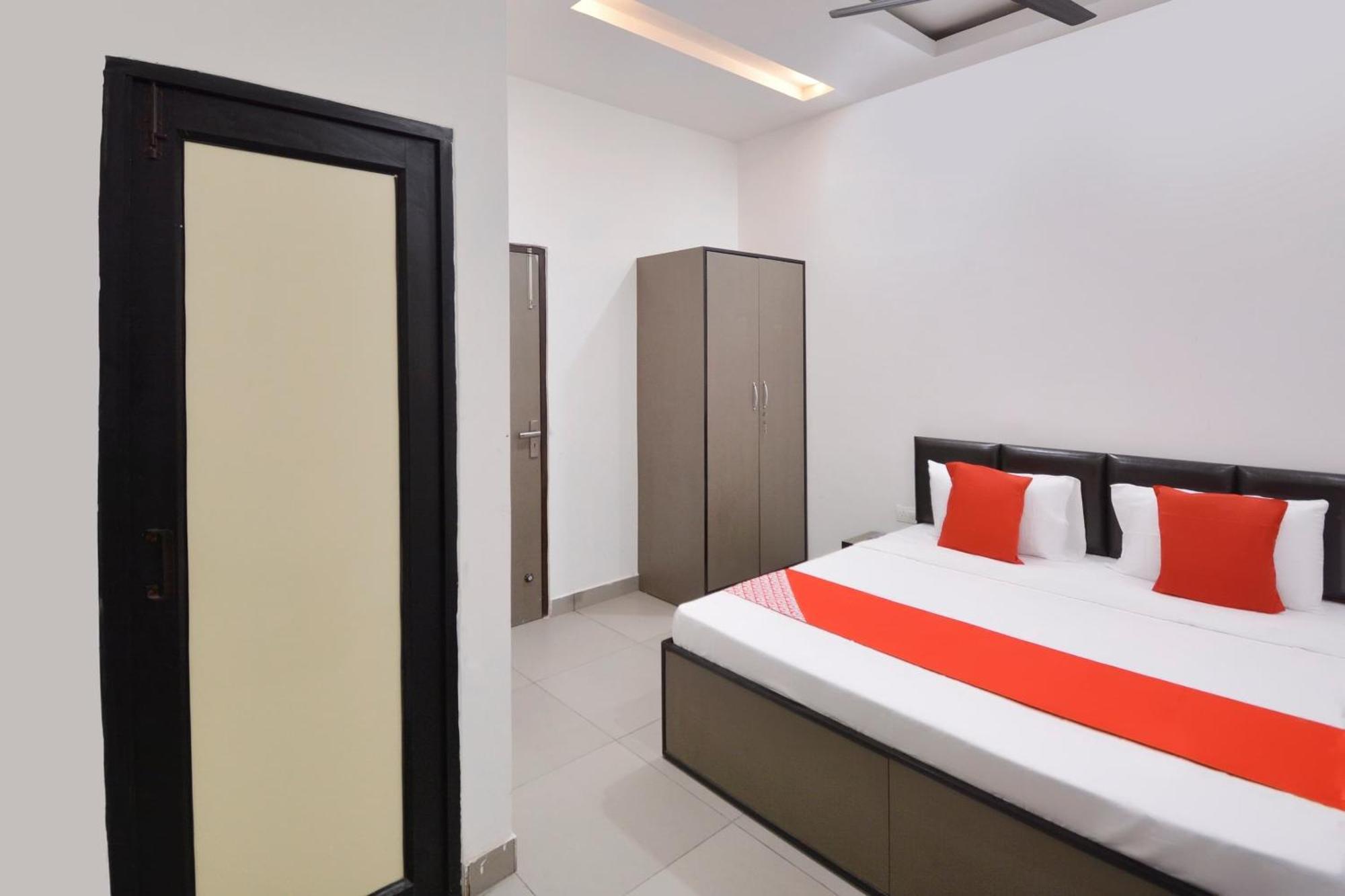 Hotel O White Solitaire ลูดิฮานา ภายนอก รูปภาพ