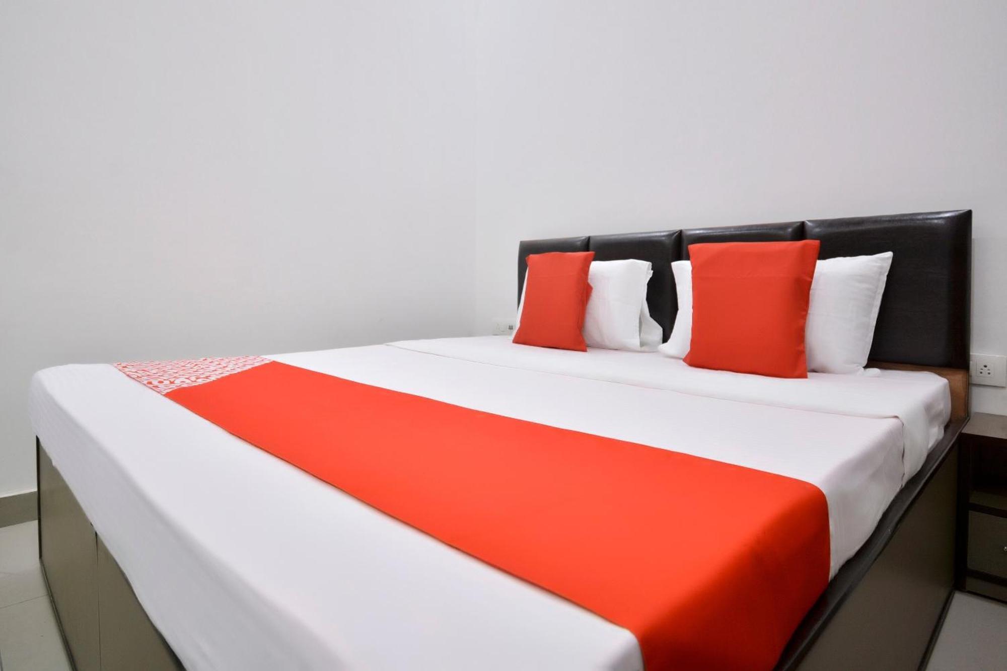 Hotel O White Solitaire ลูดิฮานา ภายนอก รูปภาพ